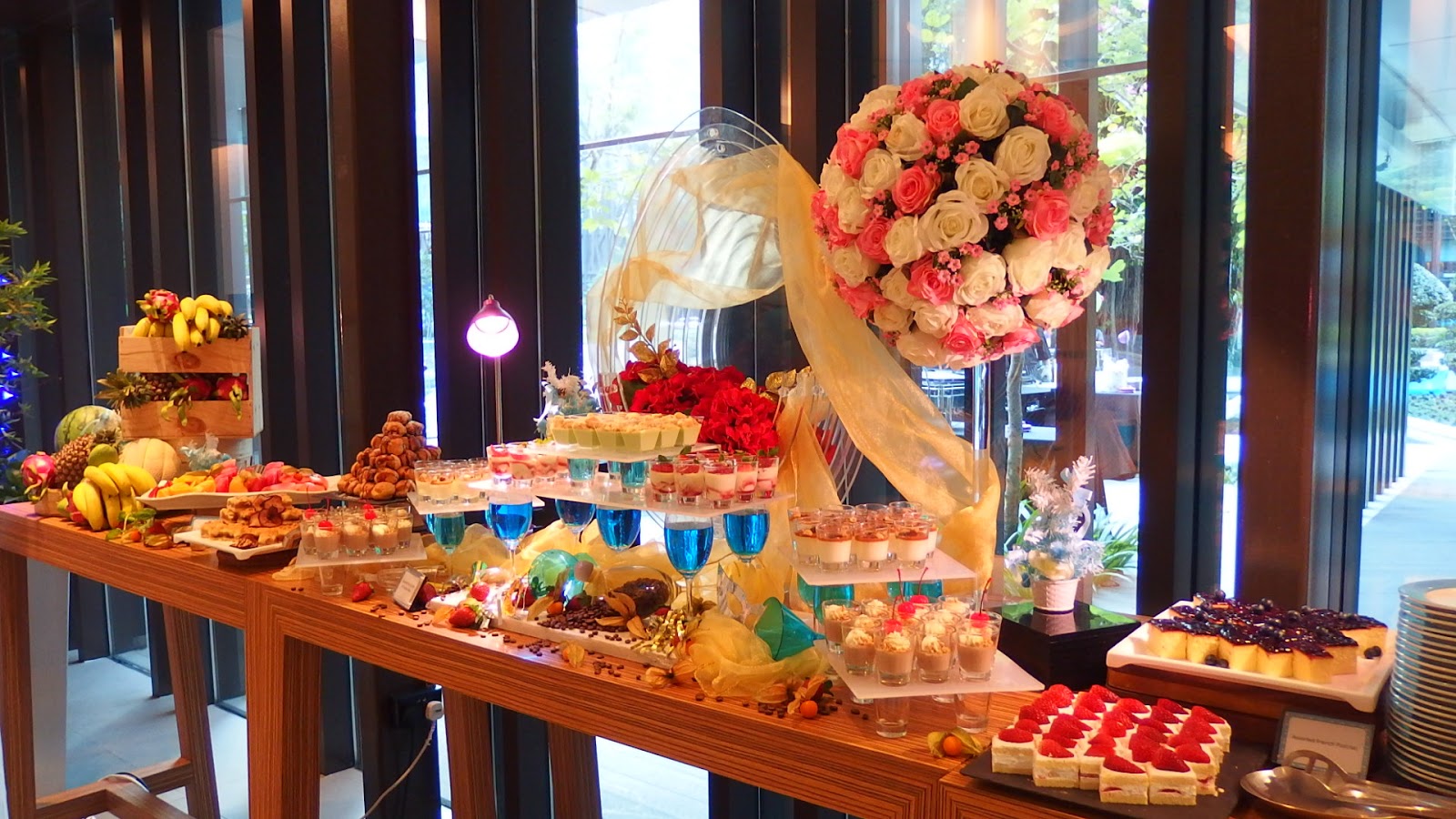 SuMMeR LoVes To Eat! Singapore Food Blog: New Year Eve Dinner Buffet at 21 On Rajah (Days Hotel