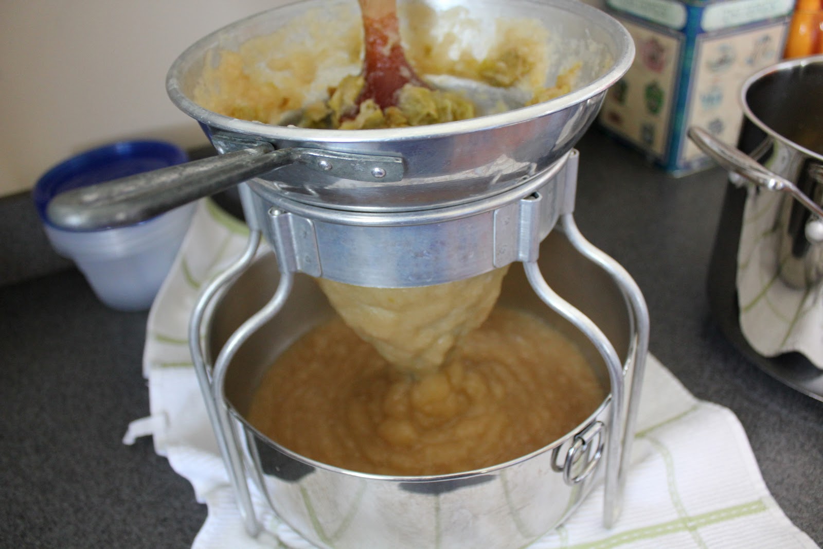homemade-applesauce