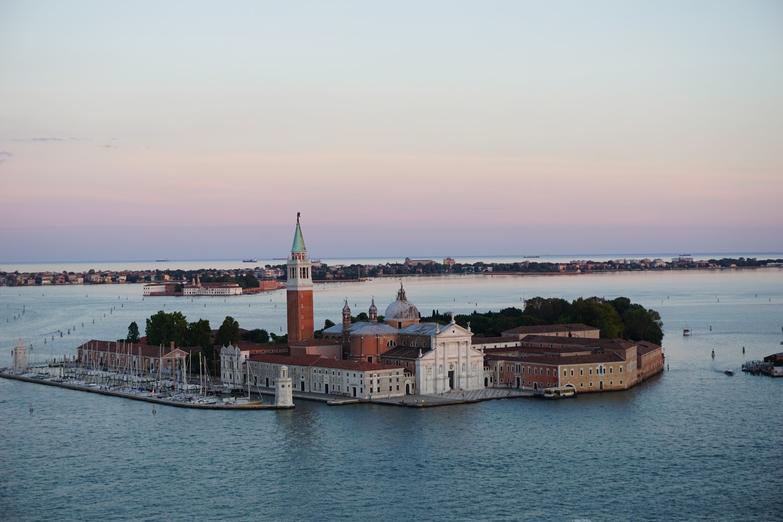 Aziz Mark'ın Çan Kulesi