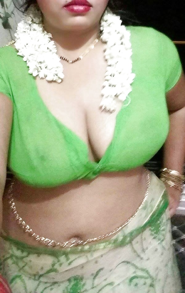 Tamil Saree Open Aunty - Green Saree Open Blouse Gulpi Aunty Sudha Aunties BackSexiezPix Web Porn