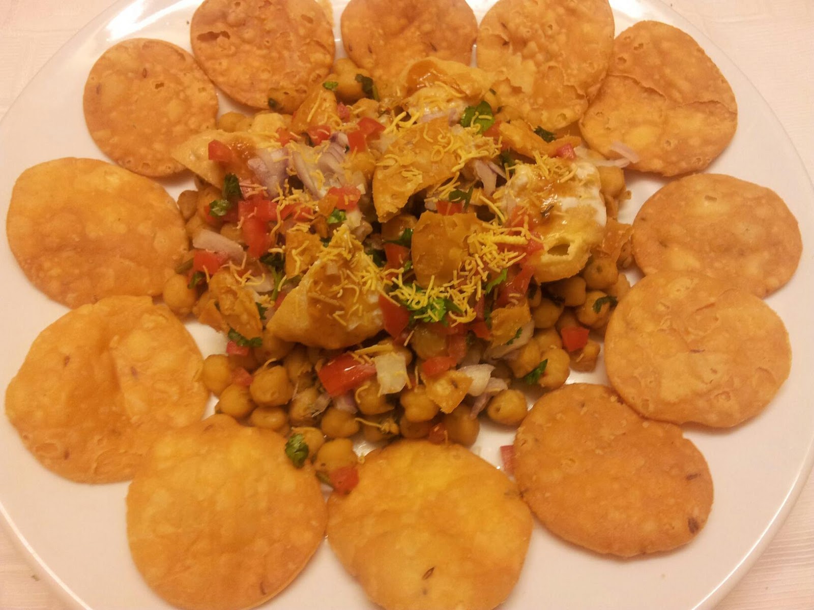 Desi Dhaniya Pakistani Kitchen: CHANA CHAT