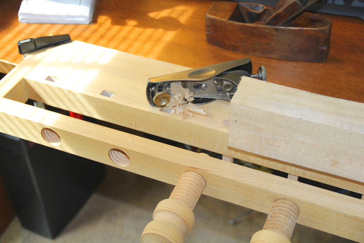 Best Woodworking Plans: Portable Carving Bench Wooden Plans