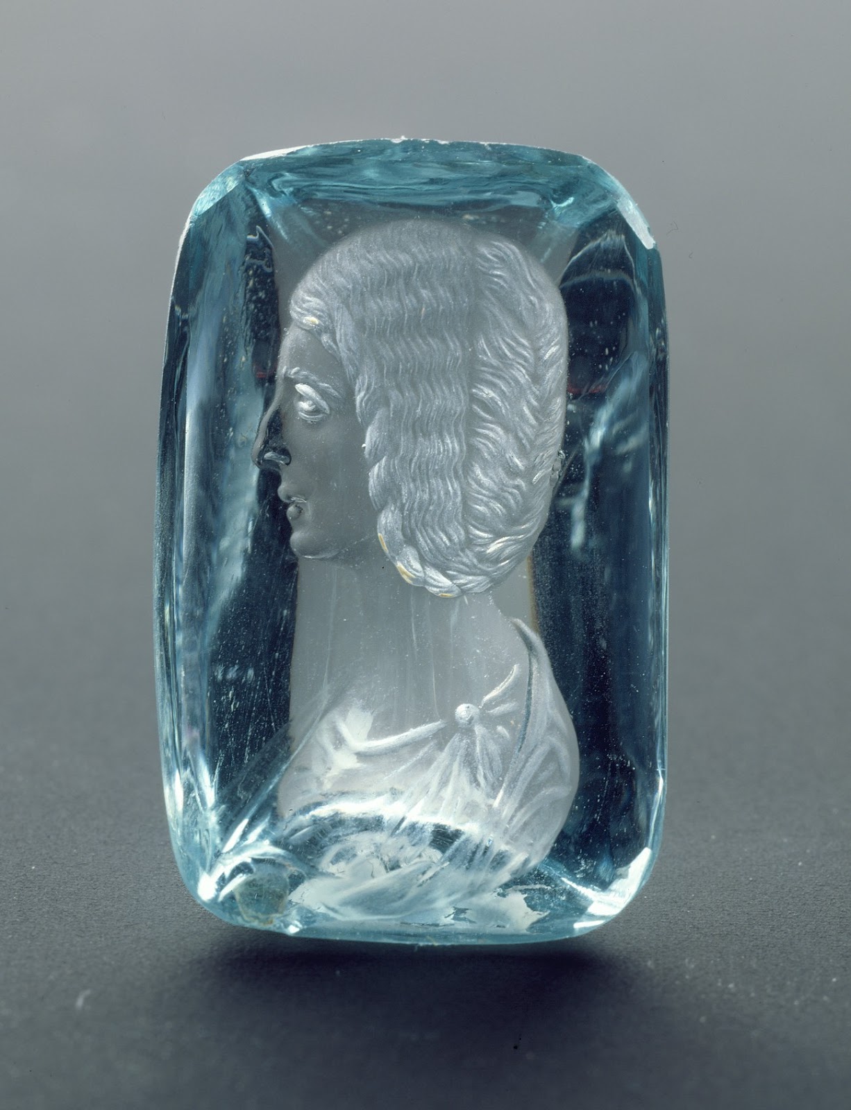Antiguo Imperio Romano Piedra Perlas de Vidrio de joyas en caso de exhibición agradable 