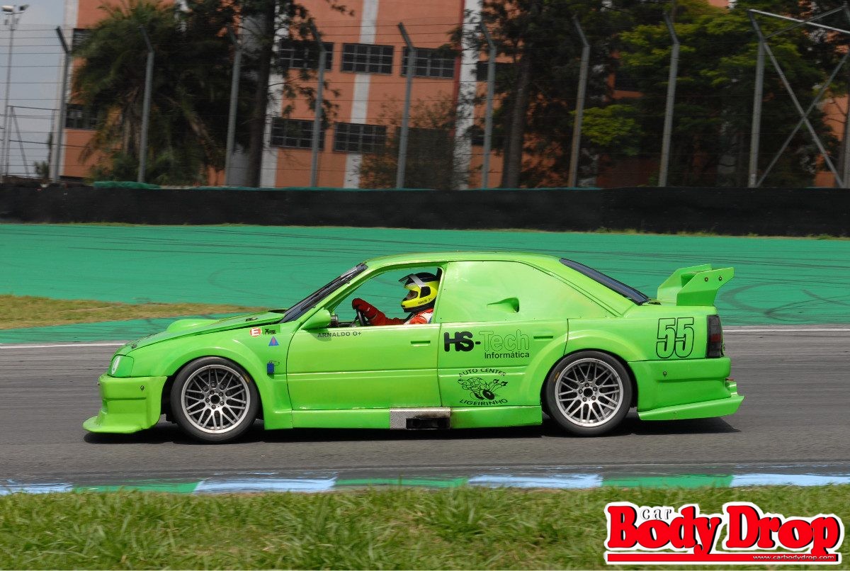 Omega Stock Car a venda