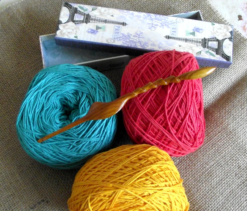 Ergonomic Wooden Crochet Hooks are availables here!