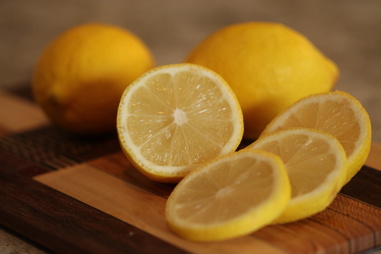 10 Manfaat Ajaib Buah Lemon Untuk Kesehatan Rambut Bumil Balita 10 Manfaat Ajaib Buah Lemon Untuk Kesehatan Rambut Bumil Balita