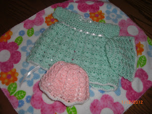 Little green outfit and hat for Preemies