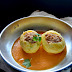 Patatas rellenas de carne en salsa