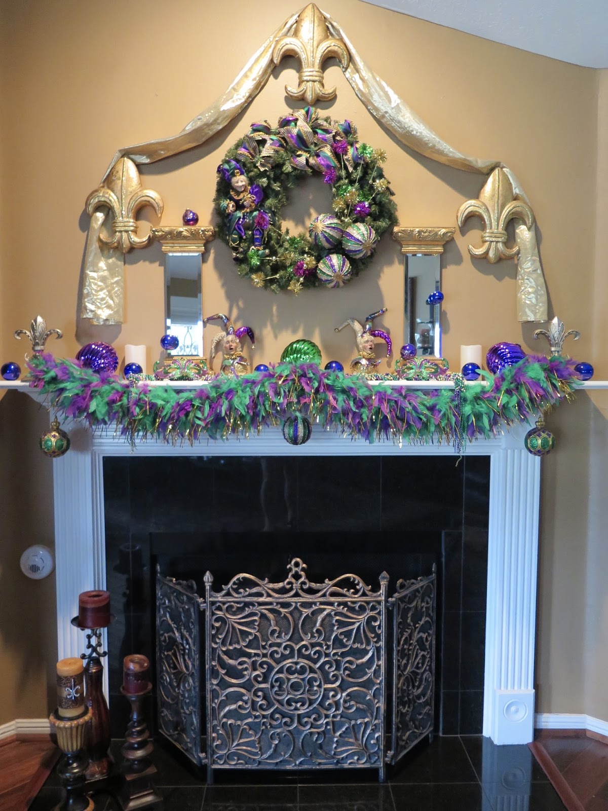 Life By The Pool It S Just Better Decorating Mardi Gras Style