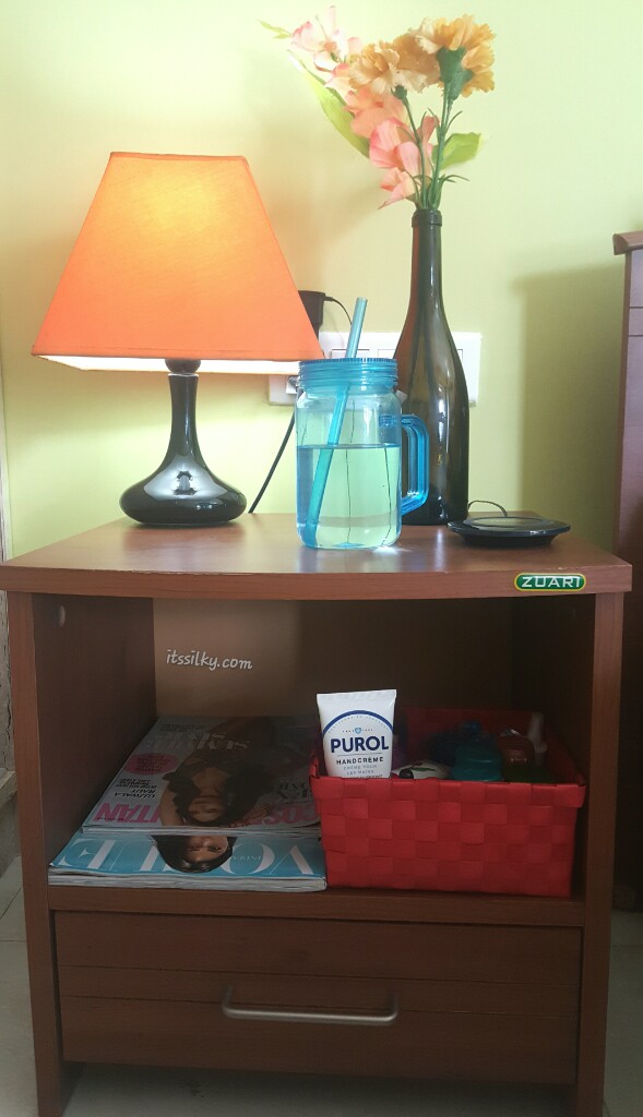 Its Silky WHAT TO KEEP ON YOUR BEDSIDE TABLE?