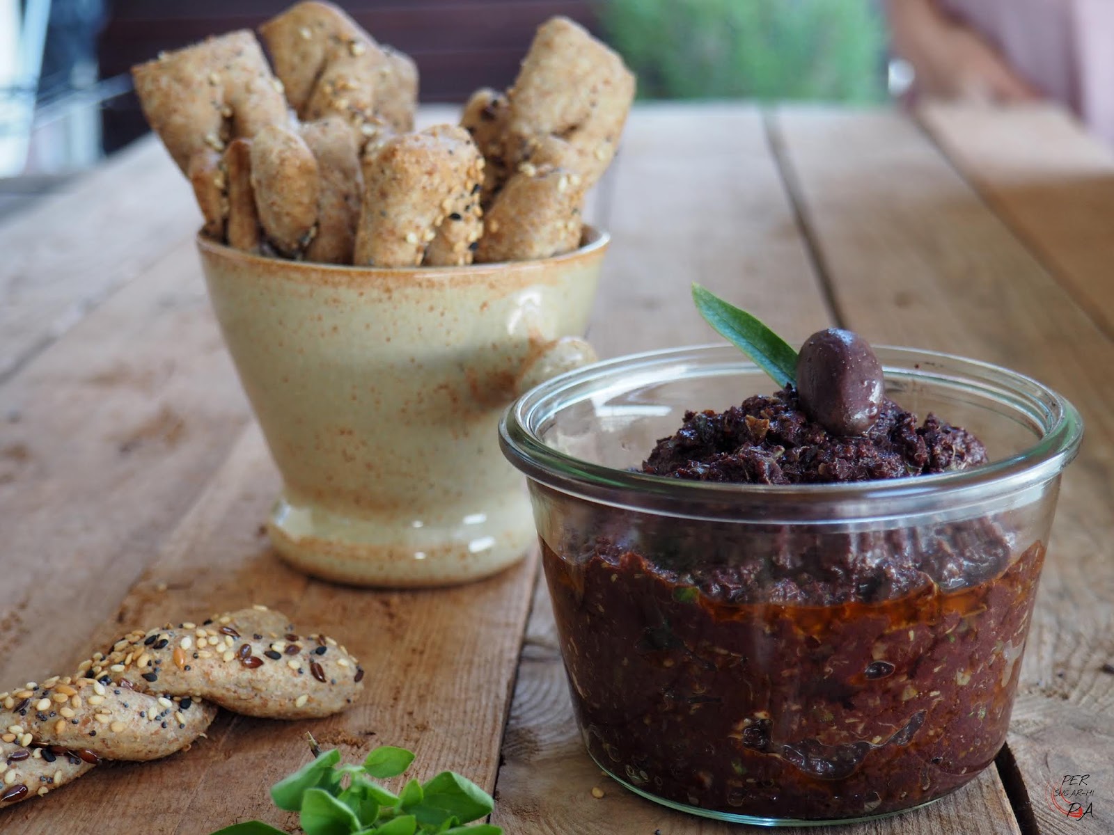 Per sucarhi pa, gastronomía y viajes Dip de tapenade con palitos de