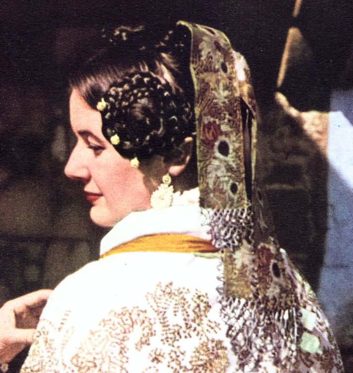FolkCostume&Embroidery: Charro Costume of Salamanca Province, Spain