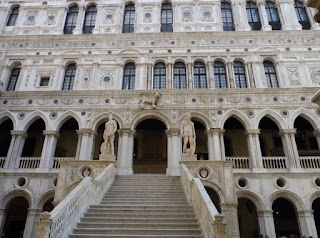 Palacio Ducal, Escalera de los Gigantes. Palacio Ducal, Escalera de los Gigantes.