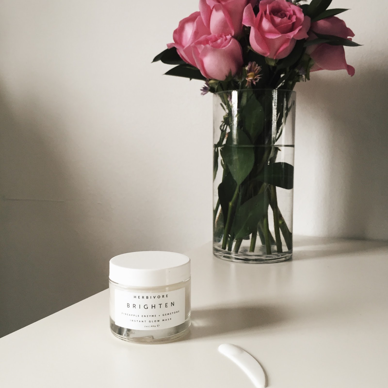 Herbivore Botanicals Brighten Pineapple + Gemstone Mask Review