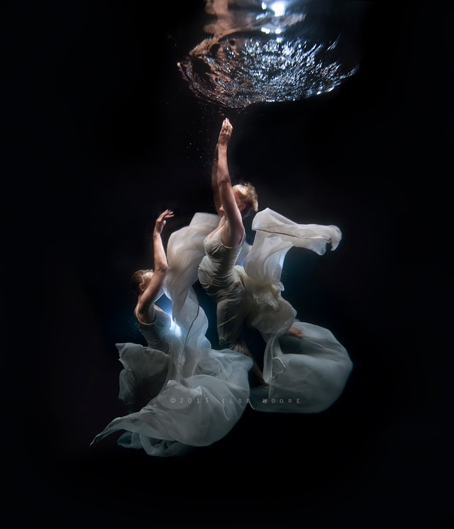 Underwater Photography Maternity Shoot