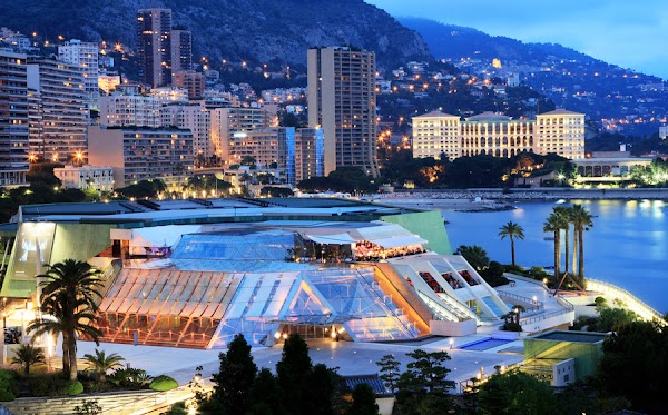 PRINCIPATO DI MONACO: TRA LUSSO, STORIA E ARTE PRINCIPATO DI MONACO: TRA LUSSO, STORIA E ARTE