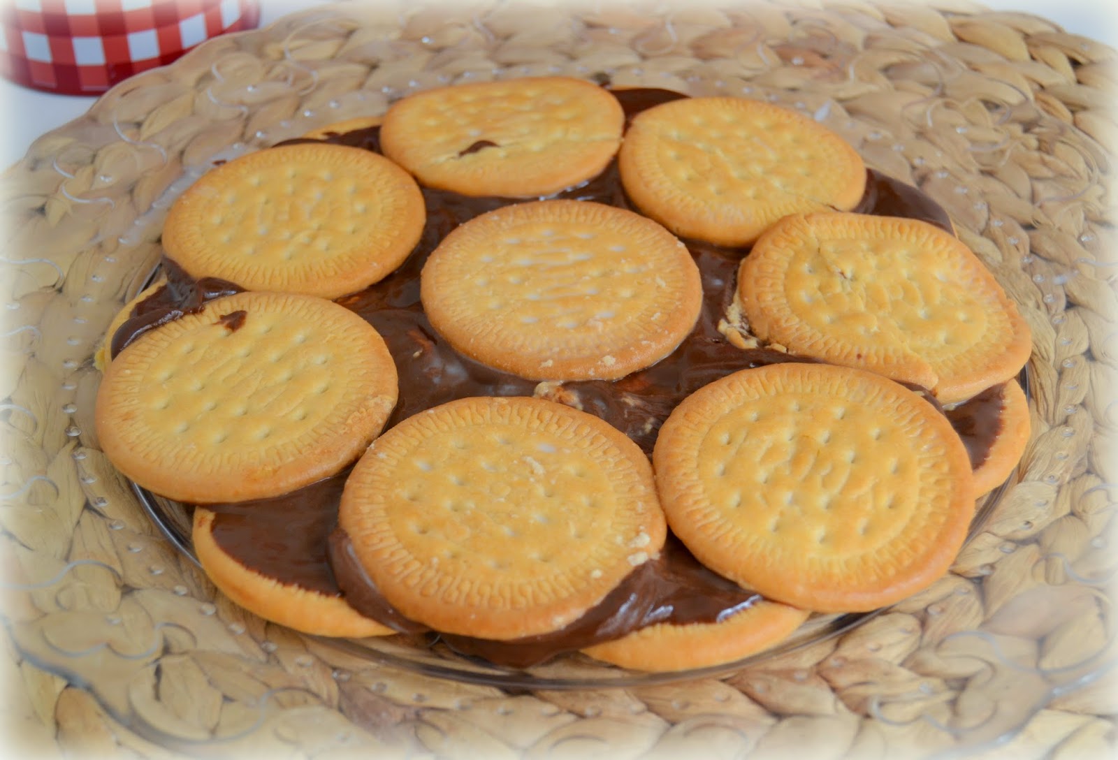 Tarta de galletas y chocolate (con natillas) | CocinaconMarta.com
