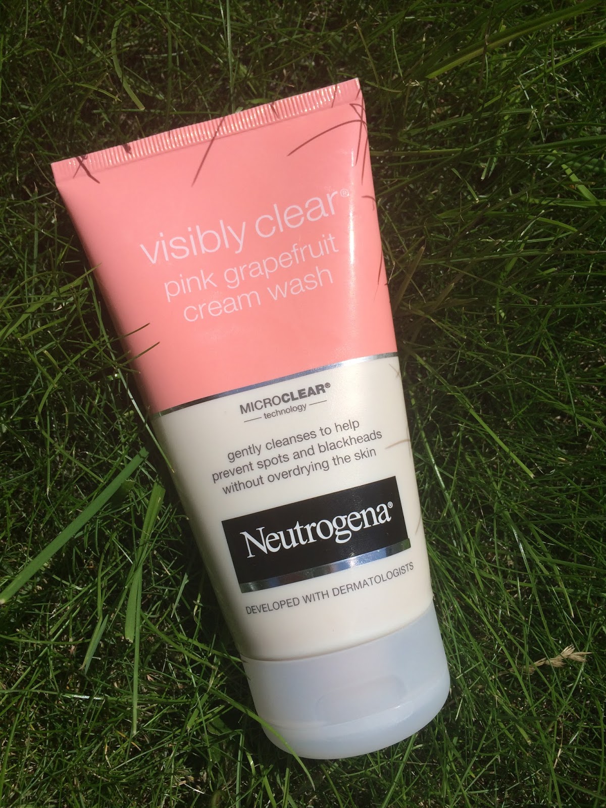neutrogena visibly clear cream wash