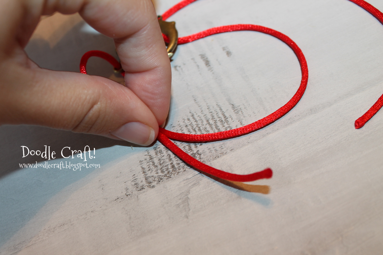 How to tie anchor bracelet clearance