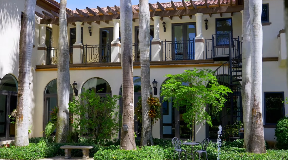 35 Interior Design Photos vs. 10401 SW 64 Ave, Pinecrest, FL Luxury Home Tour