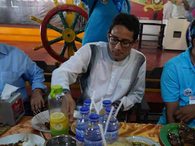 Makan Siang di Pujasera Jelutung, Sandiaga Uno Puji Makanan Jambi Makan Siang di Pujasera Jelutung, Sandiaga Uno Puji Makanan Jambi