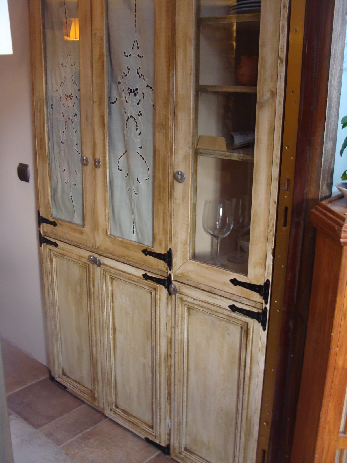 Andocarpinteando : Ultimo capítulo de armario con materiales reciclados.