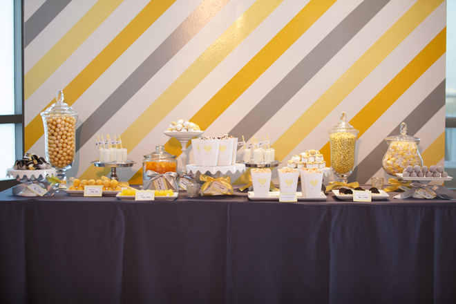 Una Boda en Amarillo, Negro y Gris.