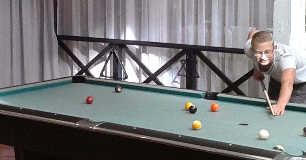 Wir spielen Billard: Billard Anfänger fragen: Wieviel Platz Wir spielen Billard: Billard Anfänger fragen: Wieviel Platz