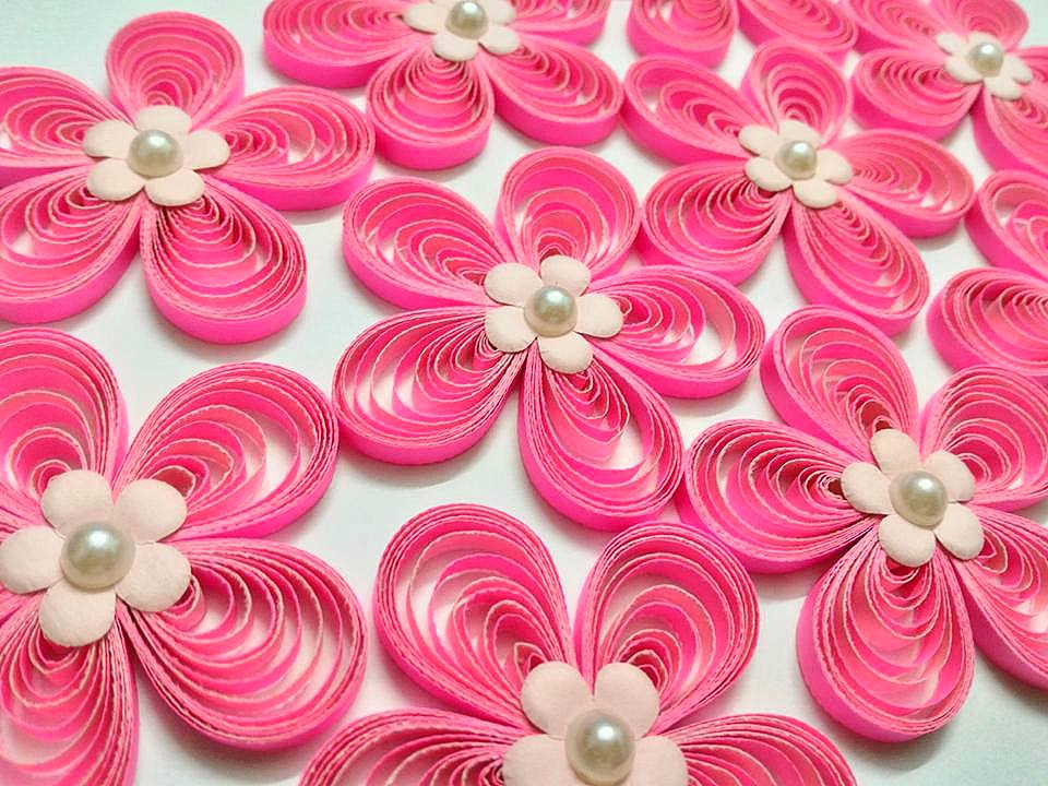 AZLINA ABDUL How to make two tone tear drop shape quilling flowers