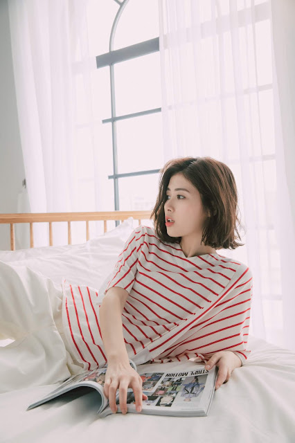 日紙窗影不對稱上衣-紅白條