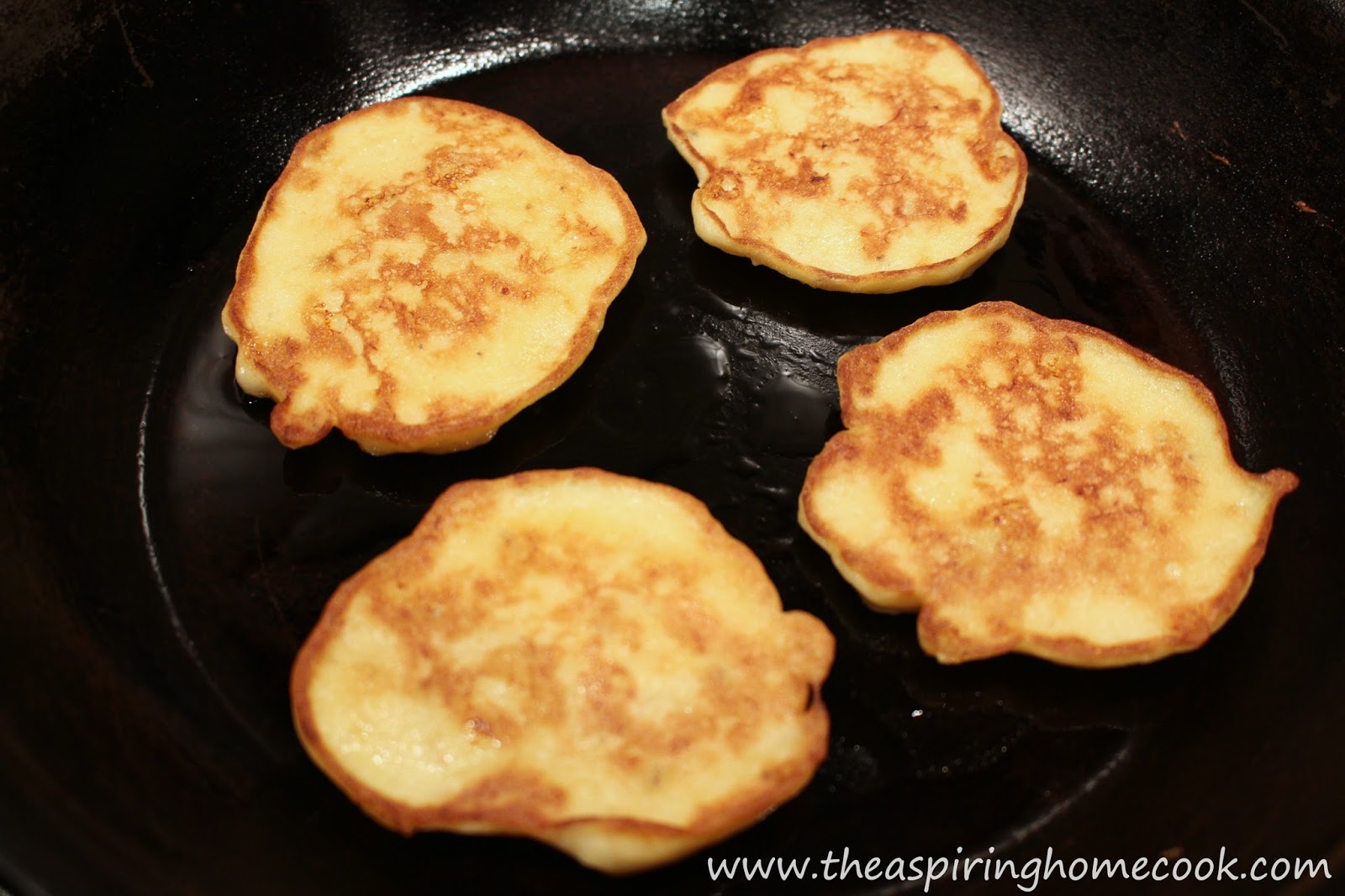 How to make Banana fritters with brandy sauce