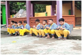 6 Adab Makan Yang Perlu Dibiasakan Anak Sejak Dini Sit Robbani