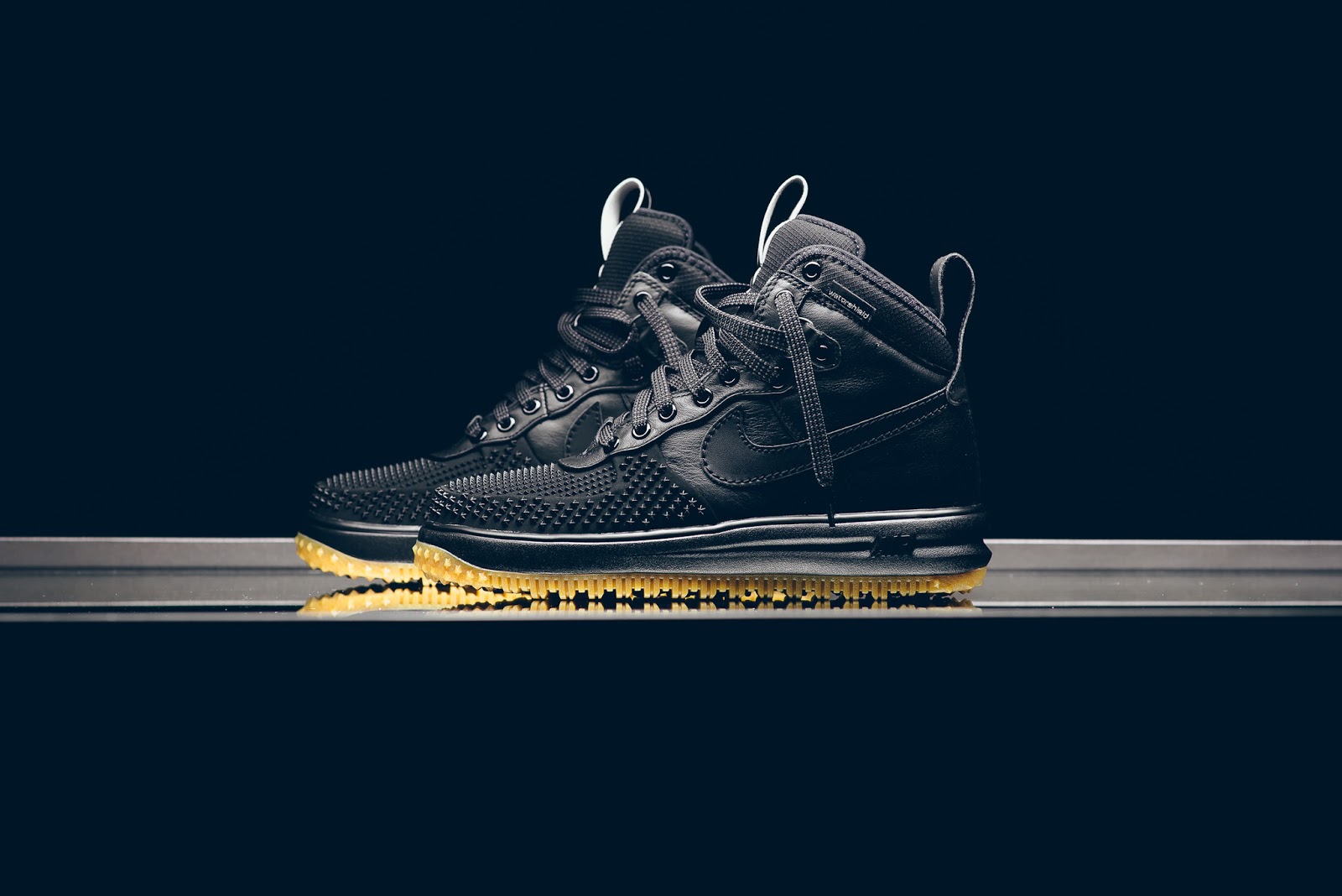 nike duckboot black gum