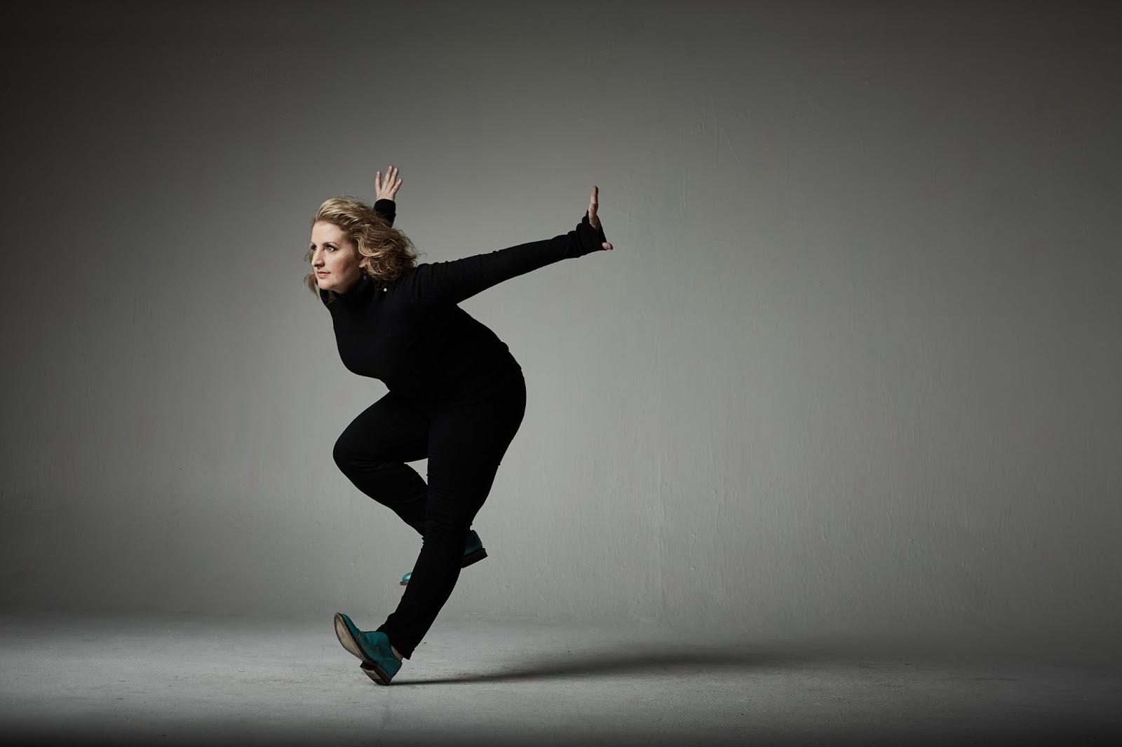 Donloe's Lowdown: Choreographer Mandy Moore Puts The Moves On Pasadena