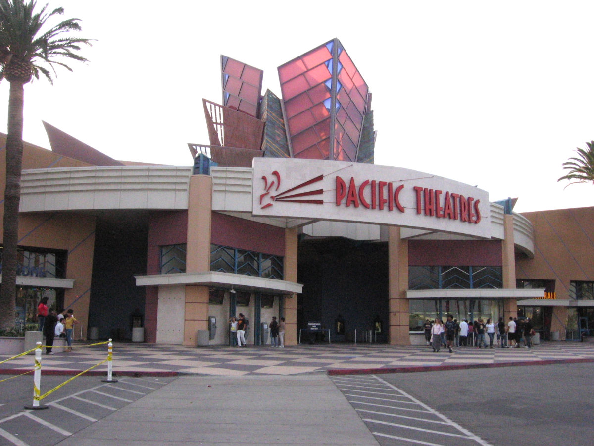 Topanga Sears to Become Upscale Movie Theater - San Fernando