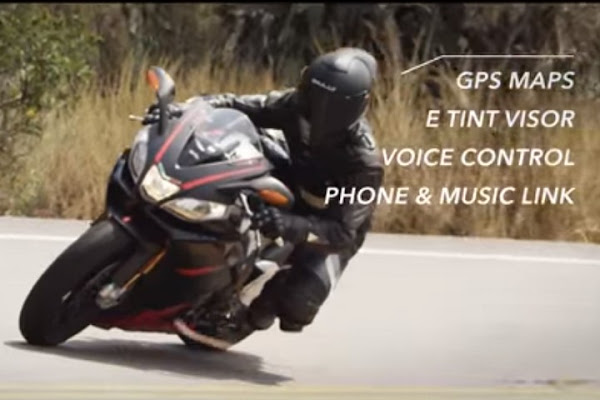 AR-1 擁有 GPS 導航、音控等功能，數位時代翻攝自 Skully 官網