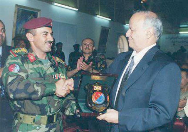 احمد علي يطالب هادي برفع العقوبات بهذا الشرط احمد علي يطالب هادي برفع العقوبات بهذا الشرط