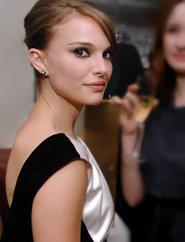 R/I/B: Beautiful Brunettes (Inspired by Luxthanzero)