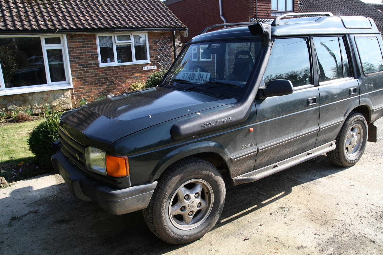 "Living with Larry" my Land Rover Discovery 1 300TDI and