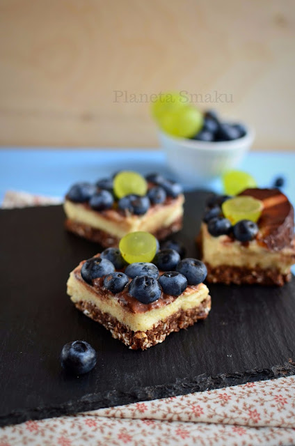 ciasto bez pieczenia, ciasto jaglane, ciasto z kremem jaglanym, deser bez mleka, bez cukru, zdrowe ciasto