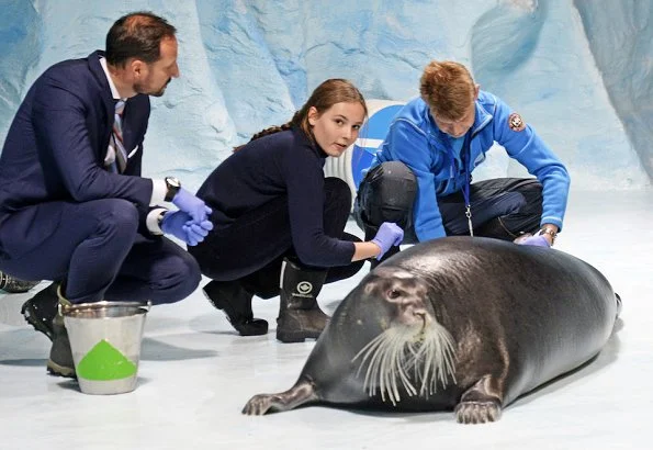 Crown Prince Haakon and Princess Ingrid Alexandra visited Polaria Arctic Aquarium in Tromsø.
