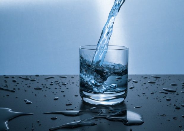 7 Amazing Reasons You Should Drink More Water Daily – Benefits of Drinking Water We drink water because our body needs it the most. you will find hundreds of books and articles that discuss; Water AND HEALTH BENEFITS, WATER AND HEALTH FACTS, IMPORTANCE OF WATER, BENEFITS OF DRINKING WATER and WHAT WATER DOES TO OUR BODY. All living things need water to support survival. It is a fact that, without water, your body cannot function properly.