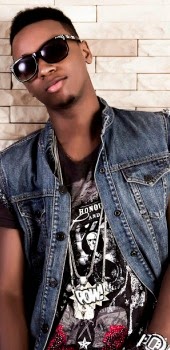 Rapper Yungsix shows off his new Range Rover