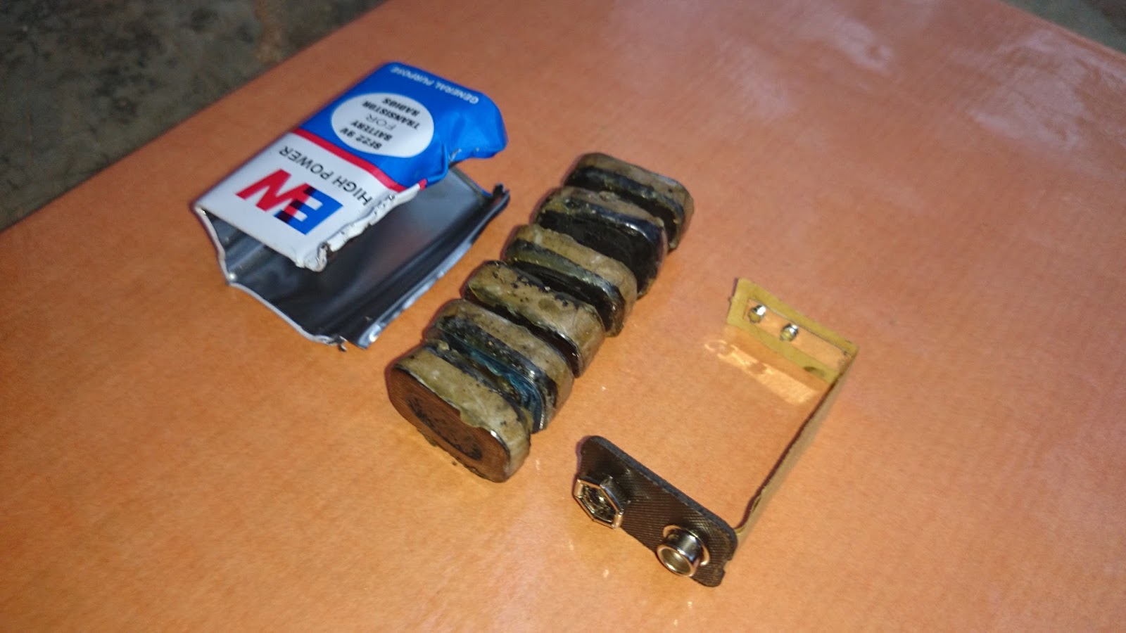 Inside the 9V Alkaline Battery - Electrical & Electronics Blog