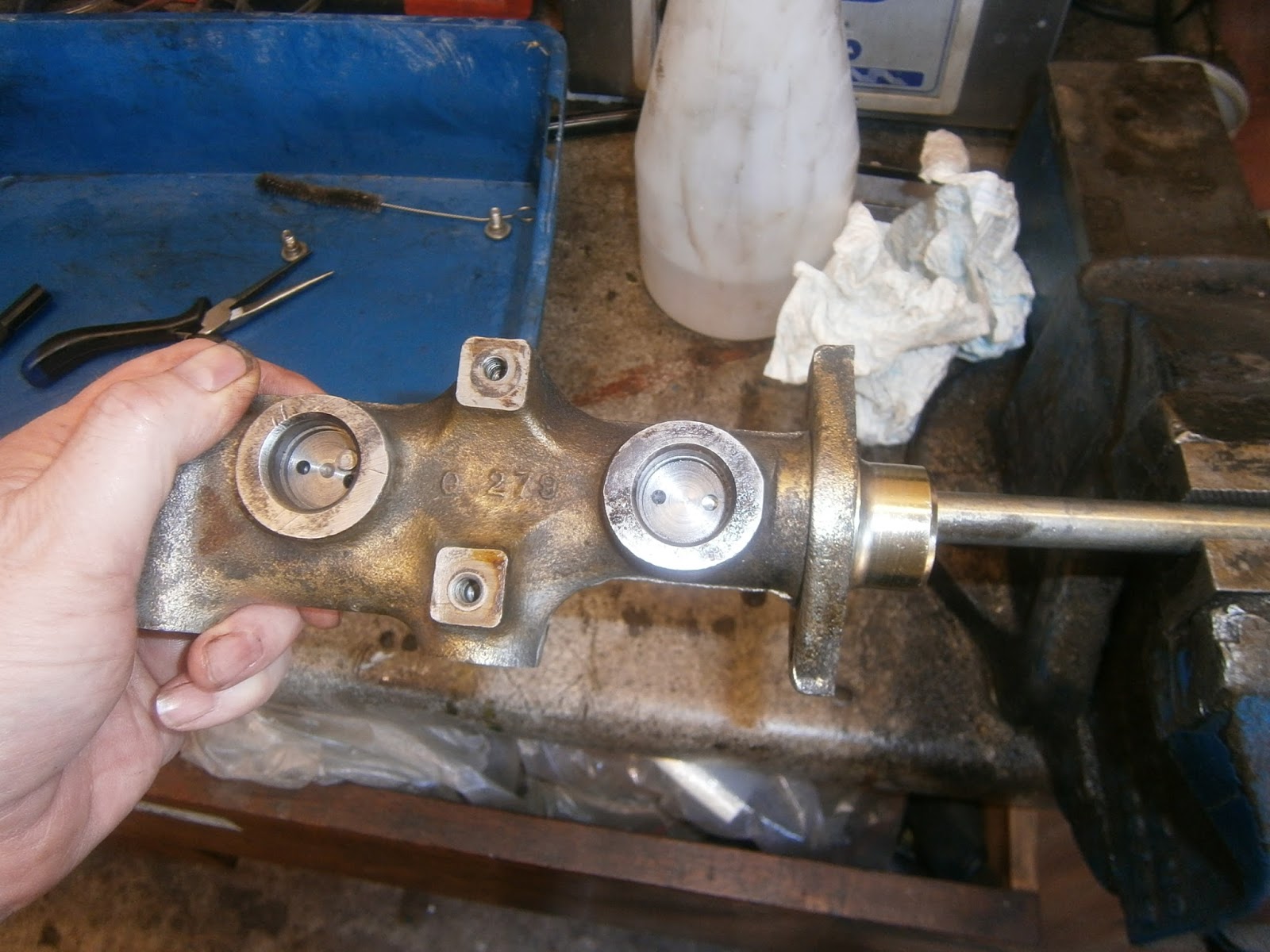 MGB GT Rubber Bumper Limited Edition Restoration and Maintenance Rebuilding the MGB tandem