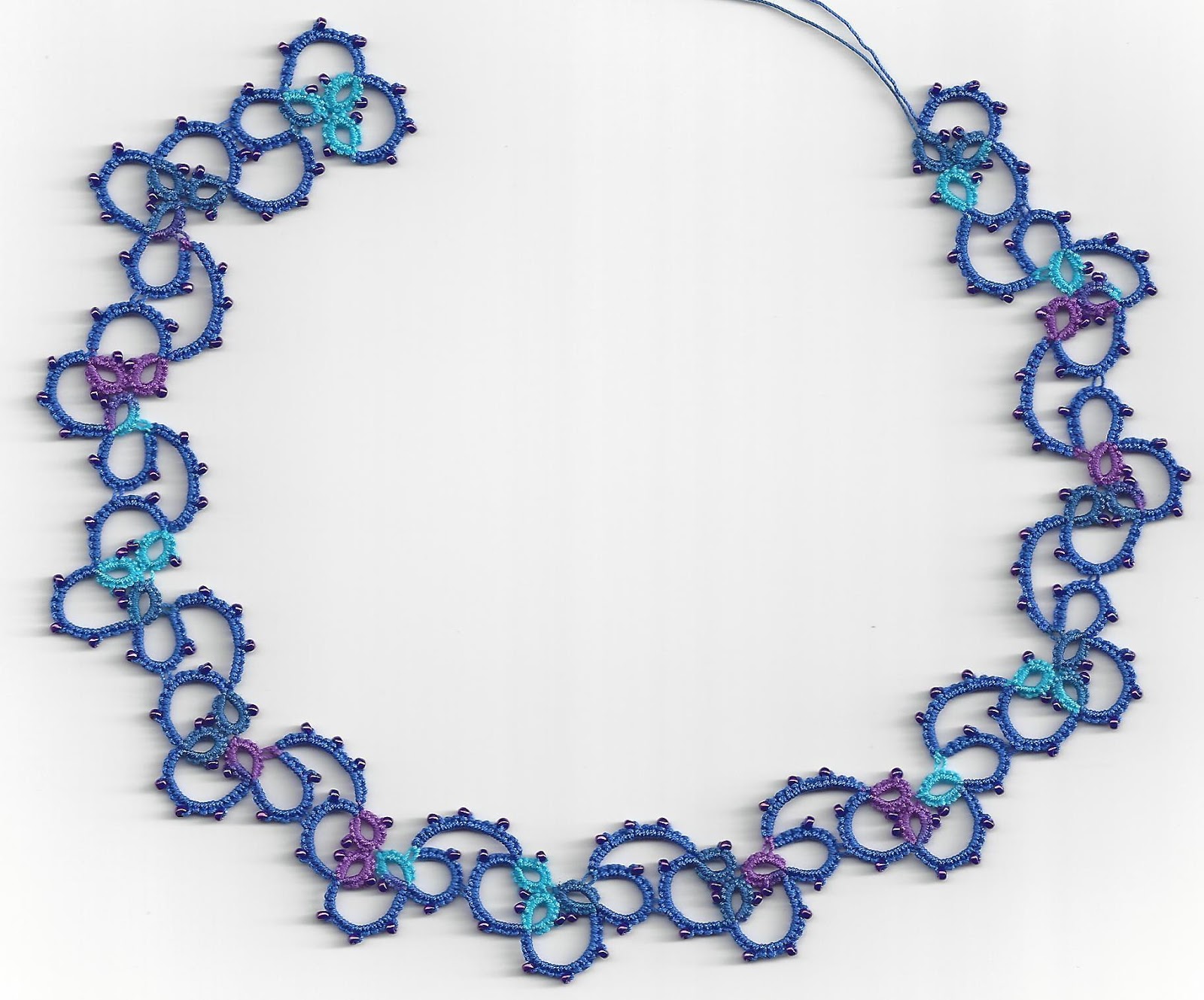 Tatting Lace in Grace Test tatting, tatting, tatting.......