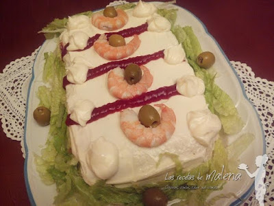 Pastel salado de langostinos y salmón ahumado