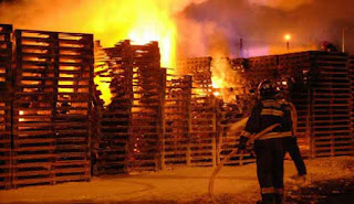 Incendio  almacén de madera en Telde, Gran Canaria
