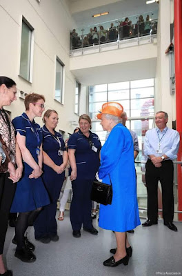 Photos: Queen Elizabeth visits victims and families of Manchester suicide bombing