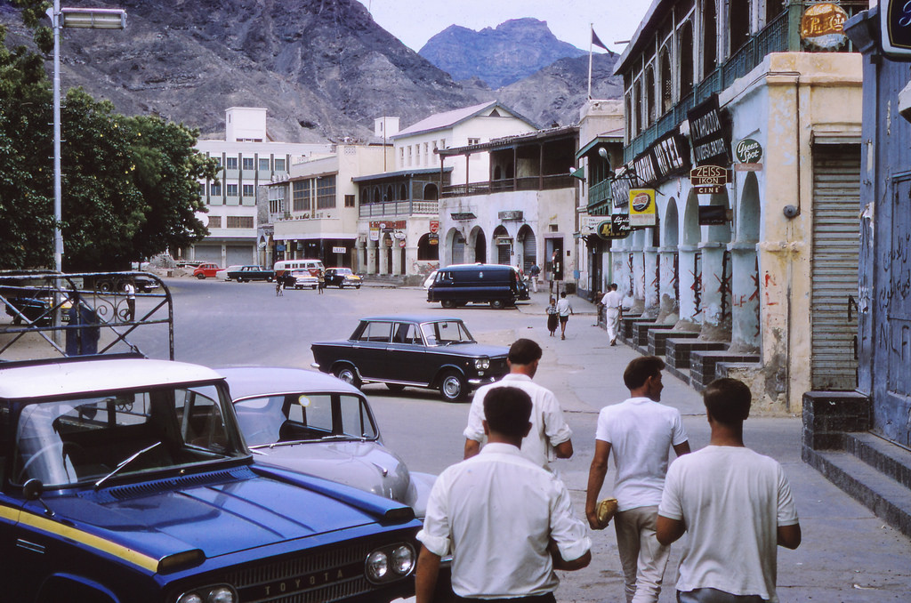 36 Color Photos Capture Everyday Life of Aden, Yemen in the 1960s vintage everyday